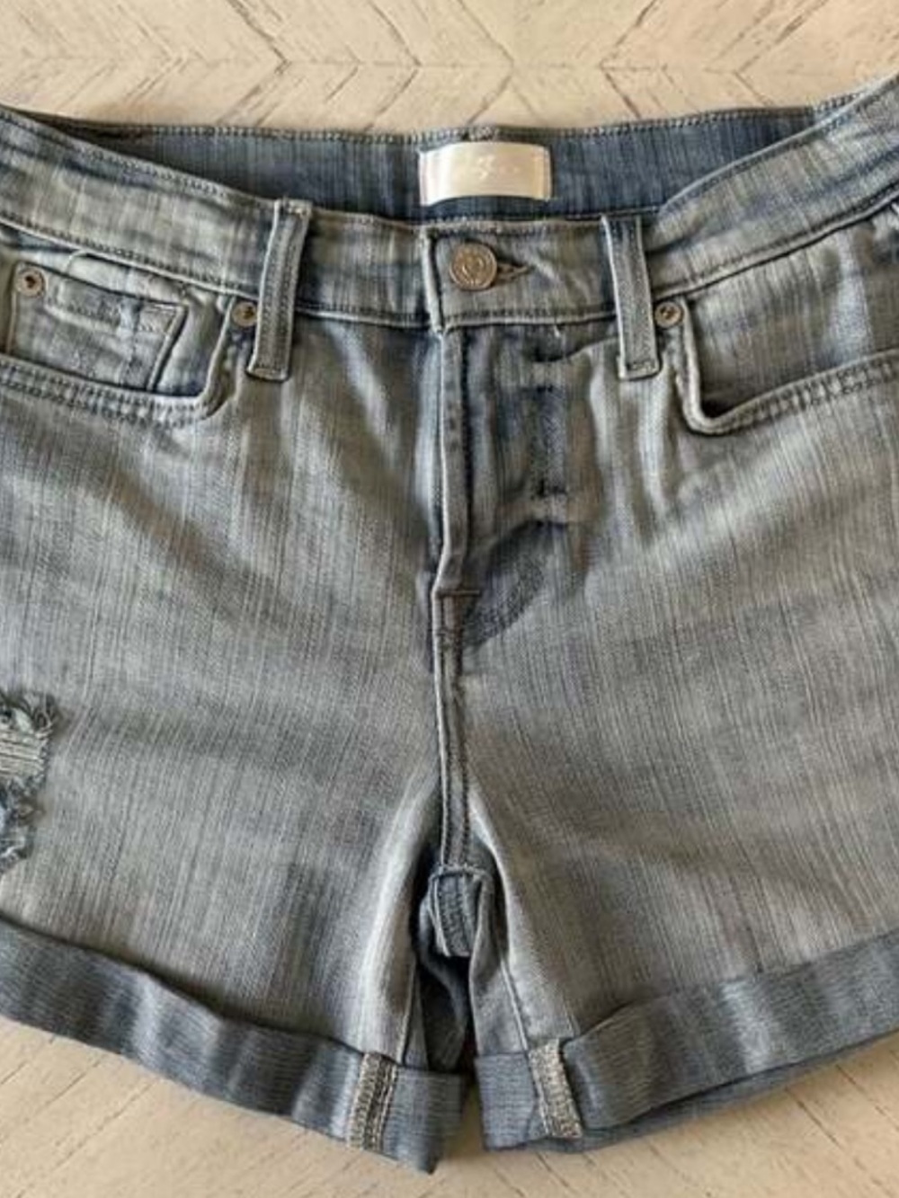 7 For All Mankind Distressed Shorts, Size 25. New - Picture 13 of 13